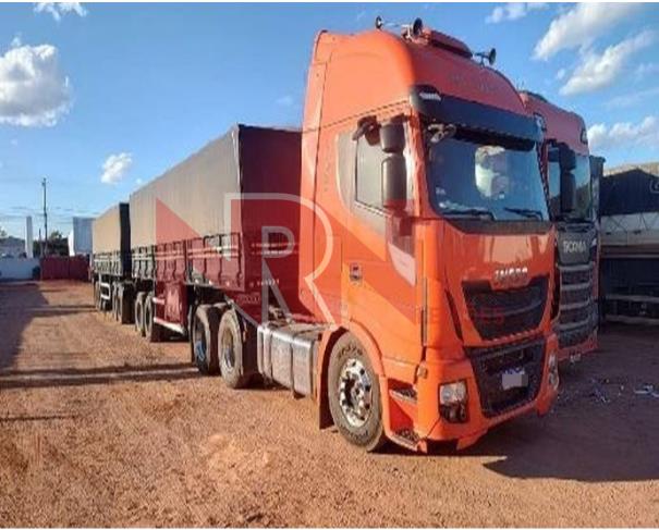 Foto de CAMINHÃO IVECO HI WAY 800S48TZ EUROTRONIC CABINE LEITO TETO ALTO EE 3500 – 2021/2022 – SIMÕES FILHO/BA