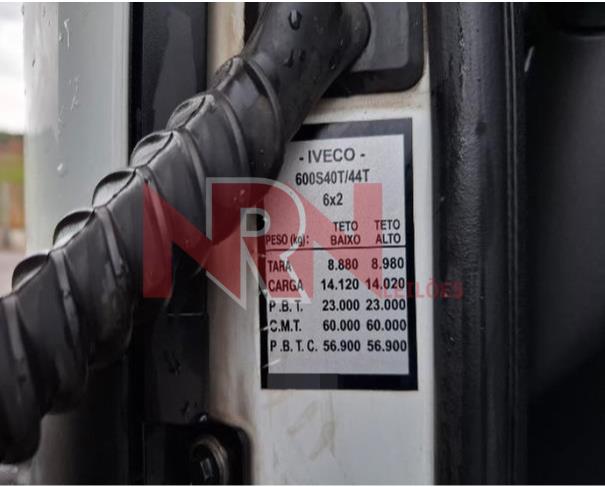 Foto de CAMINHÃO IVECO HI ROAD 600S44T EUROTRONIC CABINE LEITO TETO ALTO EE 3500 - 2022/2022 – JUATUBA/MG