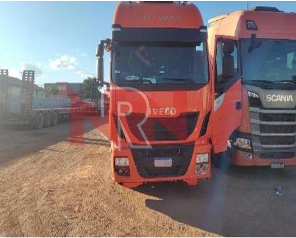 Foto de CAMINHÃO IVECO HI WAY 800S48TZ EUROTRONIC CABINE LEITO TETO ALTO EE 3500 – 2021/2022 – SIMÕES FILHO/BA