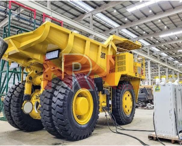 Foto de CAMINHÃO ELÉTRICO 120T BASCULANTE 50M3 - 2022 – CURITIBA/PR