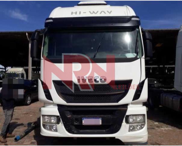 Foto de CAMINHÃO TRATOR, IVECO STRALIS HI WAY 600S44T TA, COR BRANCO BANCHIS - 2022/2022 – CURITIBA/PR