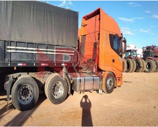 Foto de CAMINHÃO IVECO HI WAY 800S48TZ EUROTRONIC CABINE LEITO TETO ALTO EE 3500 – 2021/2022 – SIMÕES FILHO/BA