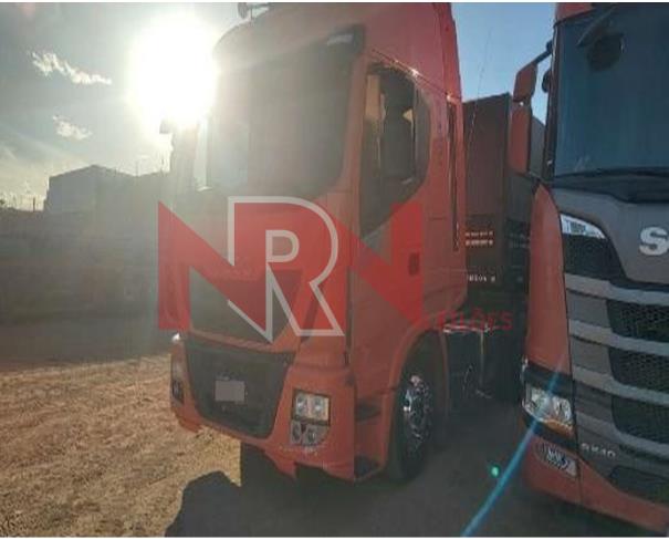 Foto de CAMINHÃO IVECO HI WAY 800S48TZ EUROTRONIC CABINE LEITO TETO ALTO EE 3500 – 2021/2022 – SIMÕES FILHO/BA